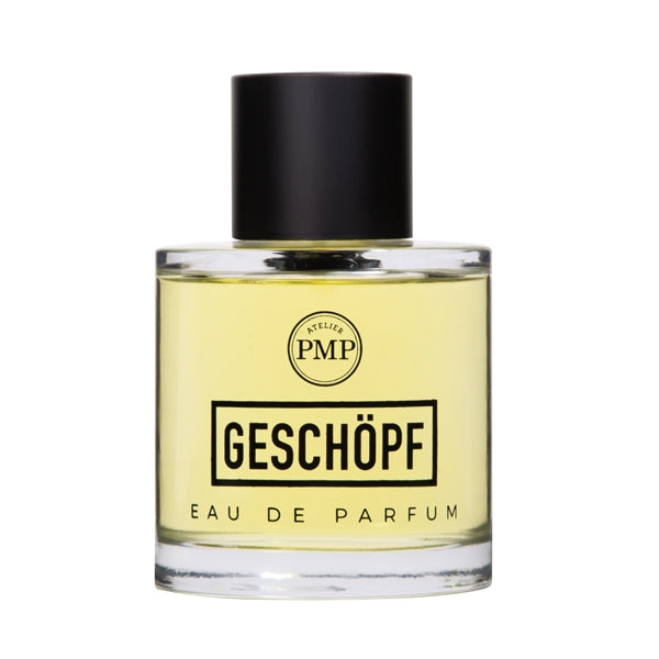 Atelier PMP - Geschöpf Parfumflakon mit klarem Glas, schwarzem Deckel und gelblicher Flüssigkeit vor weißem Hintergrund