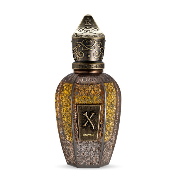 Xerjoff - K Blue Collection - Holysm zeigt kunstvollen Flakon mit antiken Ornamenten in warmen Erdtönen und bronzenem Verschluss