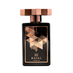 Kajal - Homme III Flakon in tiefem Schwarz mit geometrischem kupferfarbenem Muster und markantem Verschluss