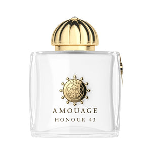 Amouage - Honour 43 Woman Parfumflakon mit klarem Glas und goldenem Deckel vor weißem Hintergrund