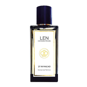 LEN - Histoire Privée - 27 in Macao Parfumflakon mit klarer Linienführung und goldverziertem Etikett auf weißem Hintergrund