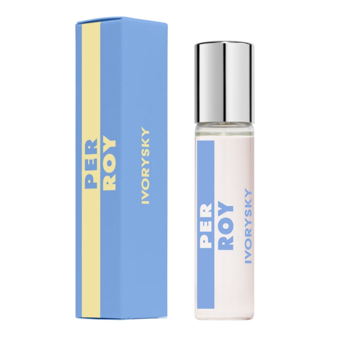 Perroy Parfum - Ivory Sky klarer Flakon mit silbernem Verschluss und hellblauer Verpackung vor weißem Hintergrund