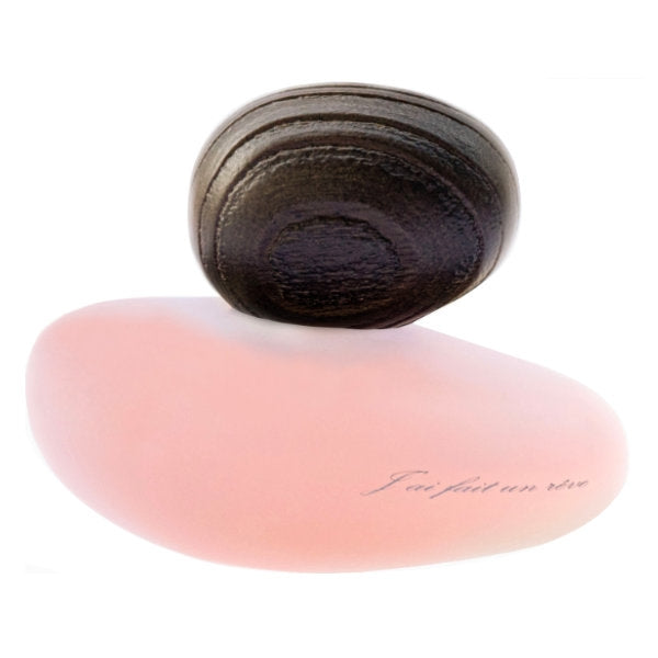 Majda Bekkali - J'ai Fait un Rêve - Clair zeigt organisch geformten Flakon mit rosa Glas und dunklem Verschluss
