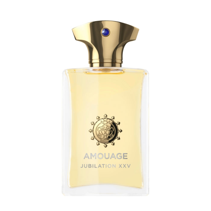 Amouage - Jubilation XXV - For Men Parfumflakon mit goldenem Verschluss und gelblichem Duft vor weißem Hintergrund