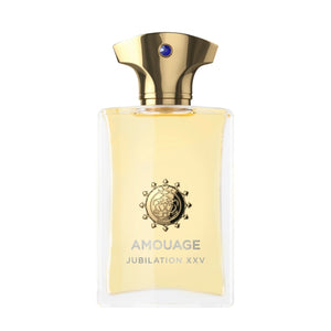 Amouage - Jubilation XXV - For Men Parfumflakon mit goldenem Verschluss und gelblichem Duft vor weißem Hintergrund