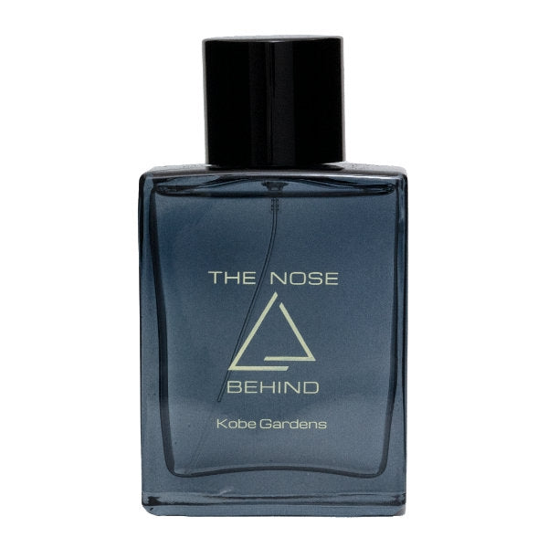 The Nose Behind - Kobe Gardens zeigt rechteckigen dunkelblauen Flakon mit schlichtem schwarzem Verschluss und minimalistischem Schriftzug