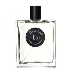 Pierre Guillaume - L'Eau de Circé No.5 Parfumflakon mit klarem Inhalt und schwarzem runden Etikett vor weißem Hintergrund