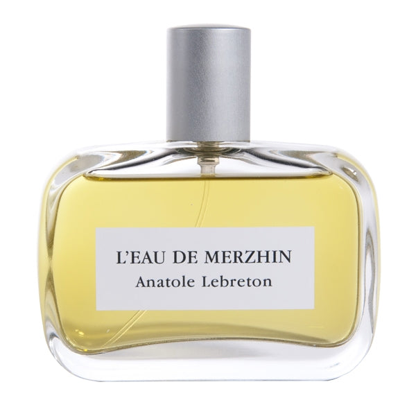 Anatole Lebreton - L’Eau de Merzhin Parfümflakon mit klarer Flüssigkeit und schlichtem silbernem Verschluss vor weißem Hintergrund