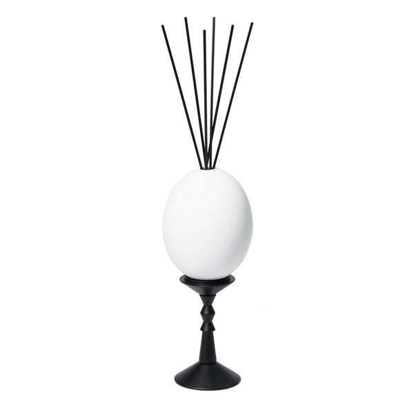 Trudon - L’Œuf Diffusor - Abd el Kader in elegantem weißem Ei-Design auf schwarzem Ständer mit Duftstäbchen