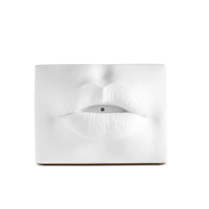 L'Objet - Lips Incense Holder eleganter Räucherstäbchenhalter aus weißem Porzellan mit Lippenmotiv in minimalistischer Form