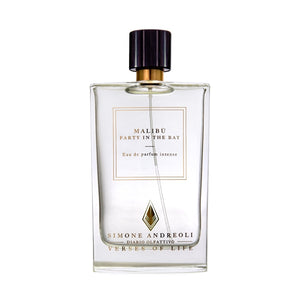 Simone Andreoli - Malibu Parfumflakon mit klarer Glasflasche und schwarzem Verschluss vor weißem Hintergrund