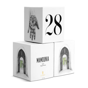 L'Objet - Mamounia Candle - No.28 Verpackungskubus mit marokkanischem Motiv und der Nummer 28 in Schwarz auf Weiß