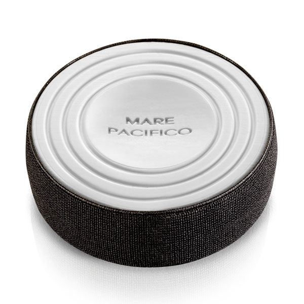 Linari - Mare Pacifico - Luxury Bar Soap mit rundem Design und geprägt eleganter Oberfläche in stilvollem Schwarz-Weiß-Kontrast