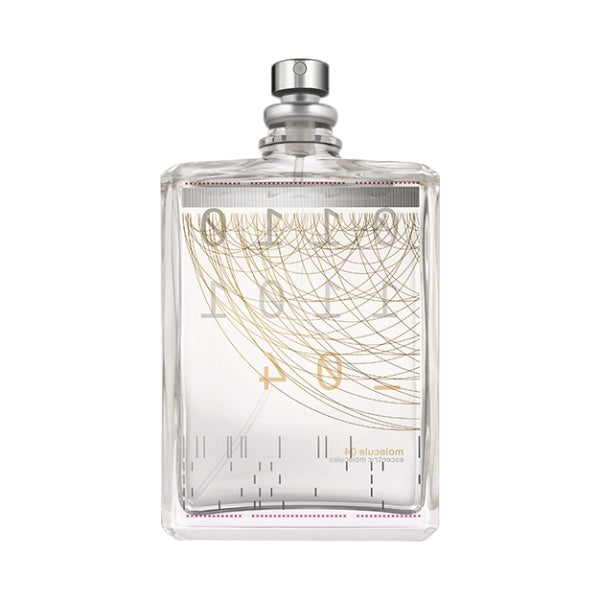 Escentric Molecules - Molecule 04 Parfumflakon mit transparentem Glas und feiner goldener Linienzeichnung vor weißem Hintergrund