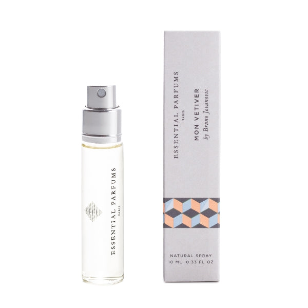 Essential Parfums - Mon Vetiver Sprayflasche mit silbernem Sprühkopf neben eleganter grauer Verpackung mit Muster