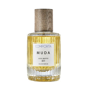 Comporta Perfumes - Muda Parfumflakon mit strukturierter Glasflasche und naturbelassenem Holzverschluss in hellem Bernsteinton