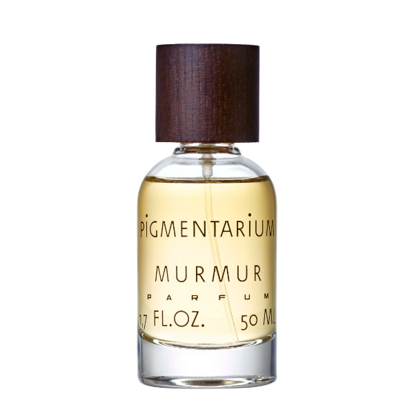 Pigmentarium - Murmur zeigt klaren Flakon mit hellem Duftöl und dunkelbraunem Holzverschluss elegant inszeniert