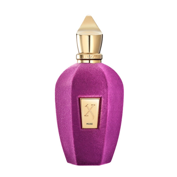 Xerjoff - Vibe - Muse auffälliger Flakon in samtigem Pink mit goldfarbenem Verschluss vor weißem Hintergrund