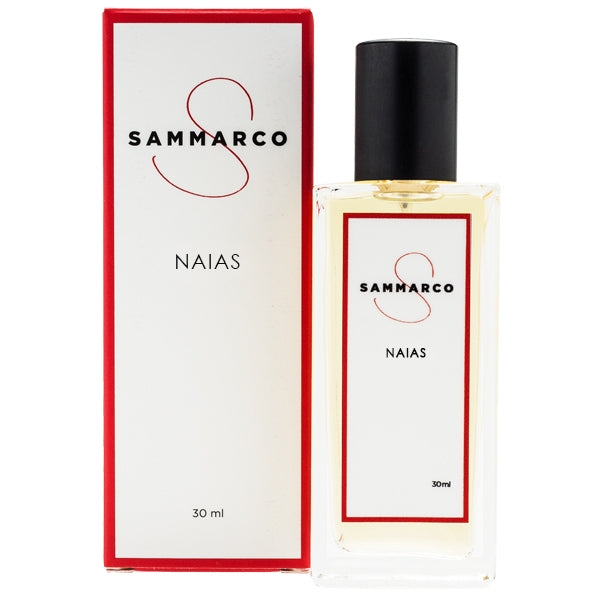 Sammarco - Naias Parfumflakon mit rechteckigem, klarem Glas, schwarzem Verschluss und rot umrandetem Etikett vor weißem Hintergrund