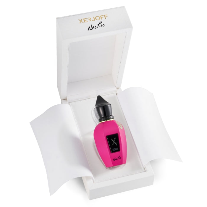 Xerjoff - Blends - Duran Duran - NeoRio / Pink Flakon in intensivem Pink in edler weißer Geschenkbox präsentiert