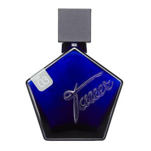 Andy Tauer - No. 3 - Lonestar Memories Parfumflakon in tiefblauem Glas mit markanter Pentagongestalt vor weißem Hintergrund