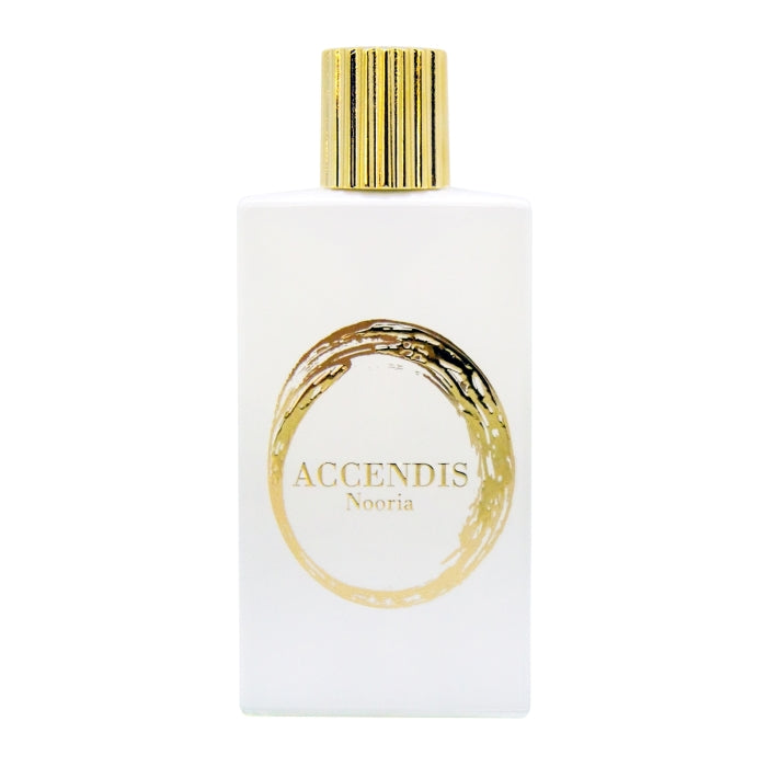Accendis - The Whites - Nooria Parfumflakon in weißem Glas mit goldenem Ring und goldfarbenem Verschluss vor weißem Hintergrund