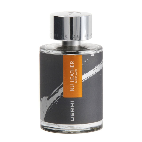 UERMI - NU LEATHER Parfumflakon mit silbernem Verschluss und schwarzem Etikett mit oranger Markierung vor weißem Hintergrund