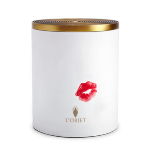 L'Objet - Oh Mon Dieu! Candle - No.69 weiße Kerze mit rotem Kussmund und goldenem Deckel, elegant und minimalistisch gestaltet