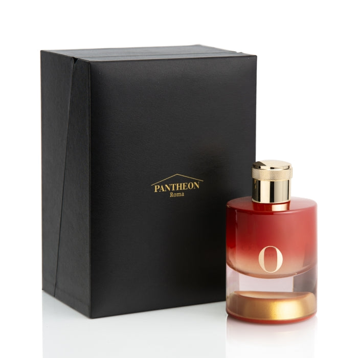 Pantheon Roma - Exclusive Collection - O Duftflakon in rotem Farbverlauf mit goldenem Verschluss vor schwarzer Luxusbox