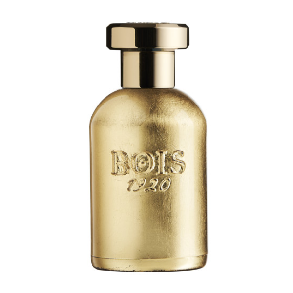 Bois 1920 - Oro Collection - Oro 1920 Parfumflakon in edlem Gold mit markanter Prägung vor weißem Hintergrund