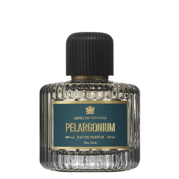 Aedes de Venustas - Pelargonium Parfumflakon mit geriffeltem Glas und dunkelgrünem Etikett in elegantem Design
