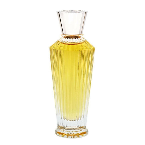 Neela Vermeire Créations - Rahele Parfumflakon in facettiertem klaren Glas mit goldgelbem Duft vor weißem Hintergrund