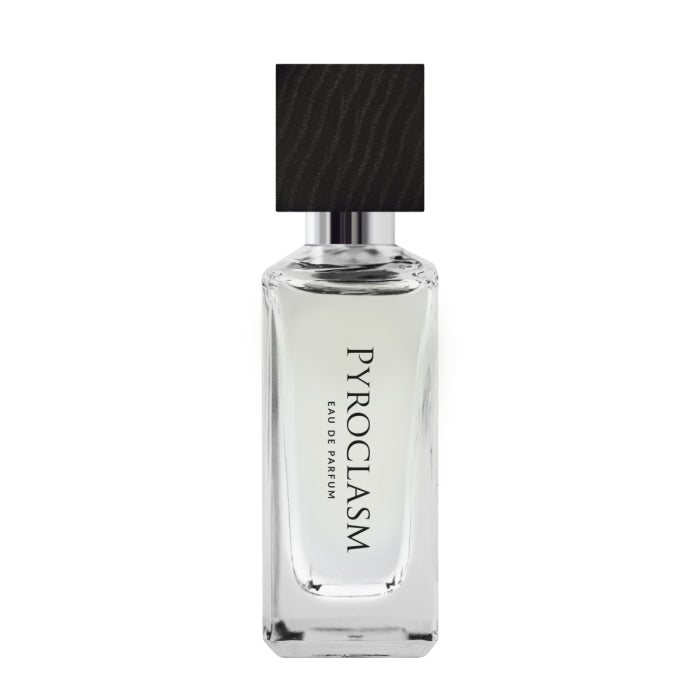 BeauFort London - Force Majeure - Pyroclasm Parfumflakon mit klaren Linien und schwarzem, strukturiertem Holzdeckel