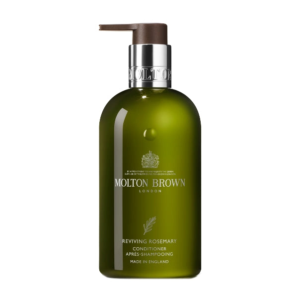 Molton Brown - Reviving Rosemary Conditioner in grüner Flasche mit braunem Pumpverschluss vor weißem Hintergrund
