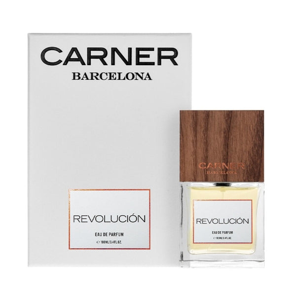 Carner Barcelona - History Collection - Revolución zeigt minimalistischen Flakon mit Holzverschluss und weißer Verpackung