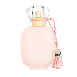 Parfums de Rosine - Rose Nue rosa matter Glasflakon mit goldfarbenem Zerstäuber und zartem Quast vor weißem Hintergrund