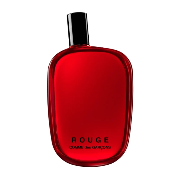 Comme des Garçons - Rouge eleganter roter Parfumflakon mit schwarzem Verschluss vor weißem Hintergrund