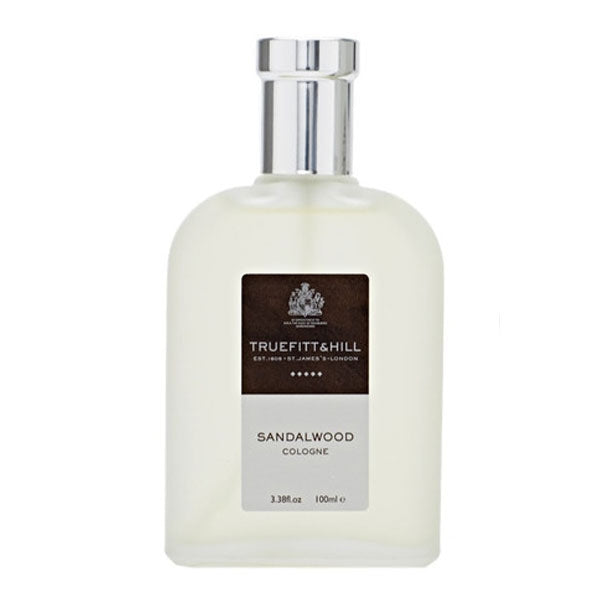 Truefitt & Hill - Sandalwood - Cologne Flakon mit mattem Glas und silbernem Verschluss auf weißem Hintergrund