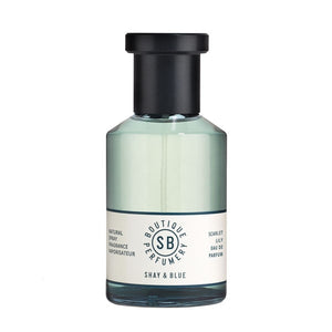 Shay & Blue - Scarlet Lily Parfumflakon mit klarem Glas und schlichtem Etikett in minimalistischer Optik