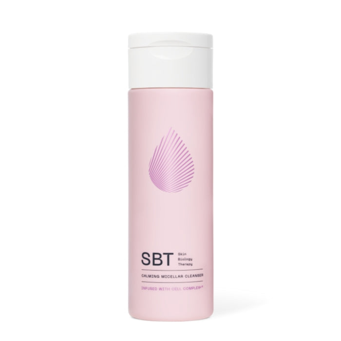 SBT - Sensitive - Calming Micellar Cleanser in rosa Flasche mit weißem Deckel zur sanften Reinigung empfindlicher Haut