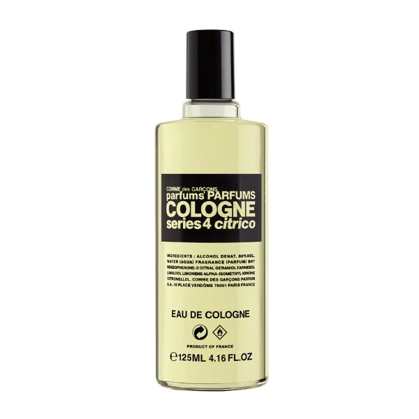 Comme des Garçons - Series 4: Cologne - Citrico in klarem Flakon mit schwarzem Verschluss und gelblicher Flüssigkeit