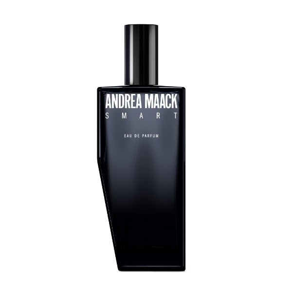 Andrea Maack Parfums - Smart Parfumflakon in geometrischer Form mit tiefschwarzem, glänzendem Design und klarem Schriftzug