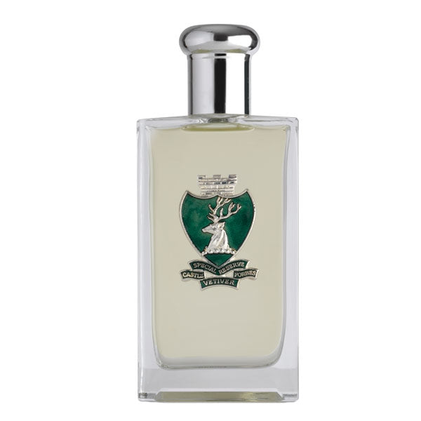 Castle Forbes - Special Reserve - Vetiver klarer Glasflakon mit silbernem Verschluss und grünem Emblem vor weißem Hintergrund
