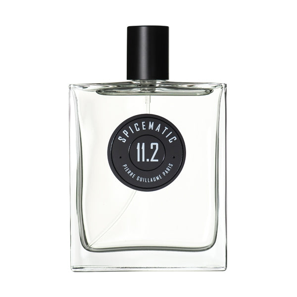 Pierre Guillaume - Spicematic 11.2 Parfumflakon mit klarem Glas und rundem schwarzem Etikett vor weißem Hintergrund