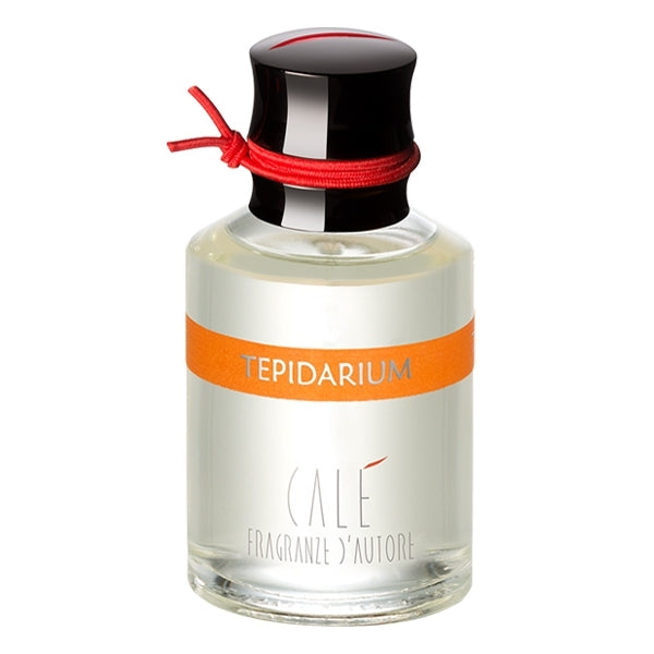 Calé Fragranze d'Autore - Tepidarium klarer Flakon mit orangefarbenem Etikett und rotem Band vor weißem Hintergrund