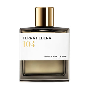 Bon Parfumeur - Les Extraits - 104 Terra Hedera Parfumflakon mit goldfarbenem Verschluss und schlichtem Etikett vor weißem Hintergrund