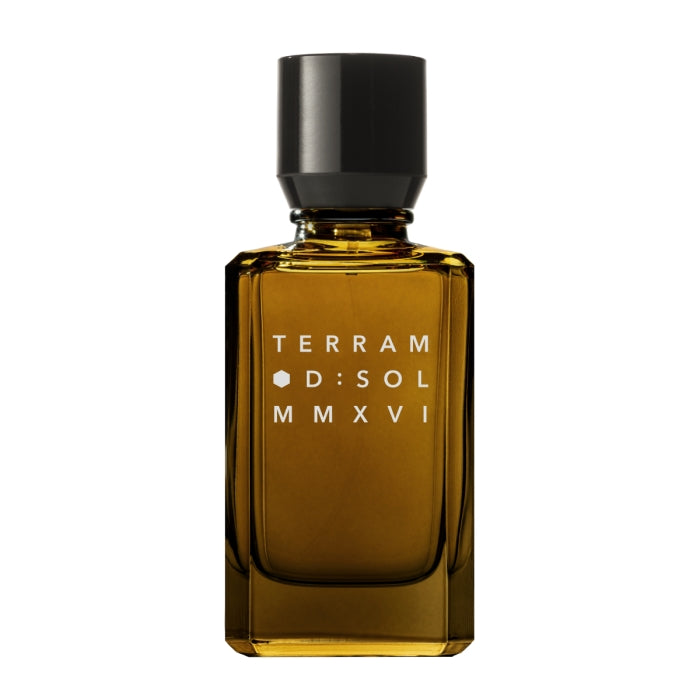 D:SOL MMXVI - Terram bernsteinfarbener Flakon mit schlichtem schwarzen Verschluss und klarer weißer Typografie