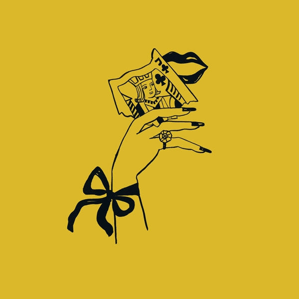 Frédéric Malle - Une Fleur de Cassie stilisierte Illustration einer Hand mit Karte und Lippen auf senffarbenem Hintergrund