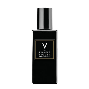 Piguet - V (ehemals Visa) Parfumflakon in schwarzem, elegantem Design vor weißem Hintergrund