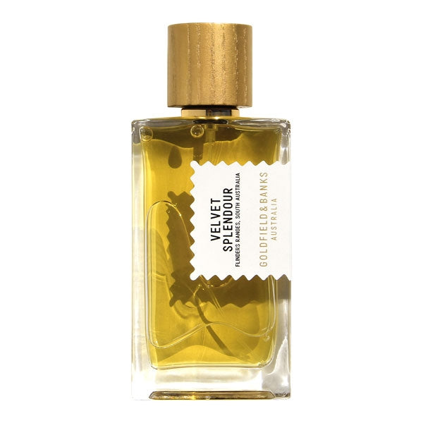 Goldfield & Banks - Native Collection - Velvet Splendour Parfumflakon mit bernsteinfarbener Flüssigkeit und goldenem Holzverschluss auf weißem Hintergrund